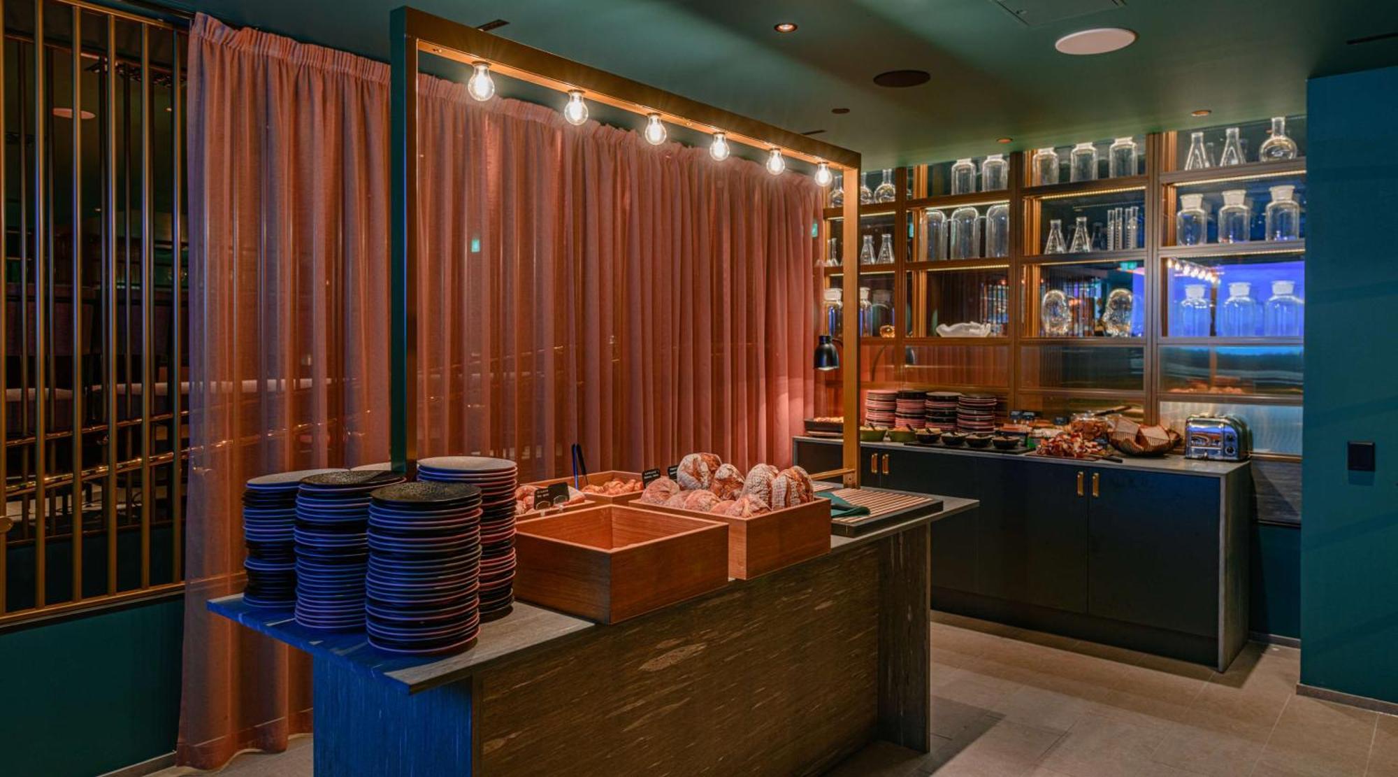 Marski By Scandic Хелзинки Екстериор снимка The buffet at the restaurant